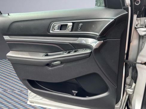 Used 2019 Ford Explorer Sport AWD/4WD image 25