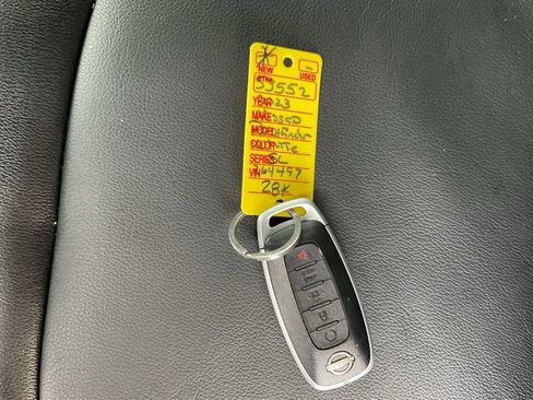 Used 2023 Nissan Pathfinder SL AWD/4WD image 23
