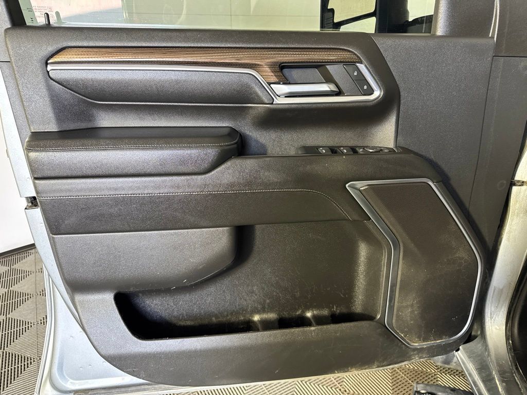 Certified 2024 Chevrolet Silverado 2500 LT AWD/4WD image 35
