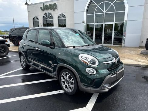 Used 2014 FIAT 500L Trekking w/ Popular Equipment Group FWD image 2