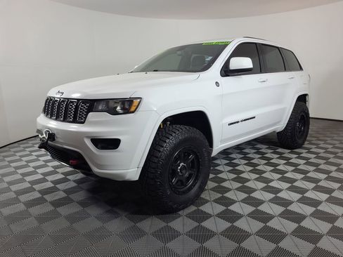 Used 2020 Jeep Grand Cherokee Altitude image 7