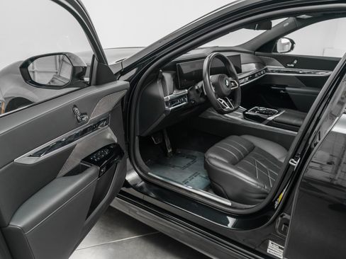 Used 2023 BMW 760i xDrive w/ Parking Assistance Package AWD/4WD image 22