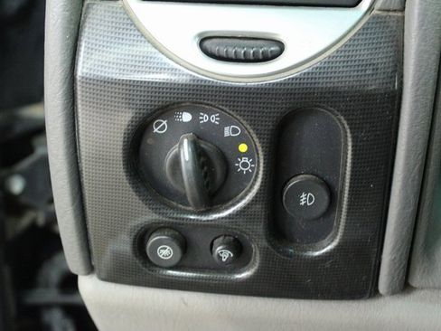 Used 2003 GMC Envoy SLE w/ 1SB Preferred Equipment Group image 13