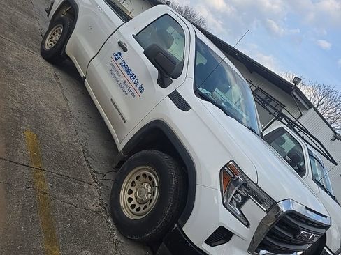 Used 2019 GMC Sierra 1500 2WD Regular Cab image 2