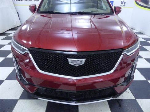 Used 2022 Cadillac XT6 Sport w/ Platinum Package image 38