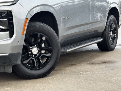 Used 2025 Chevrolet Tahoe LT AWD/4WD image 12