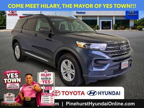 Used 2023 Ford Explorer XLT AWD/4WD image 1