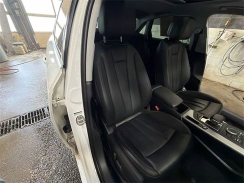 Used 2017 Audi A4 2.0T Premium image 25