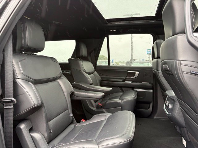 Used 2025 Ford Expedition Max Platinum w/ Stealth Performance Package AWD/4WD image 14