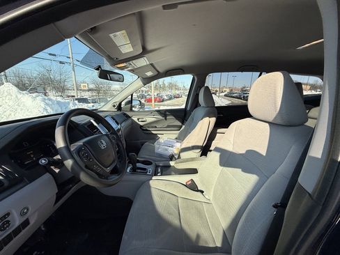 Used 2017 Honda Pilot EX image 11