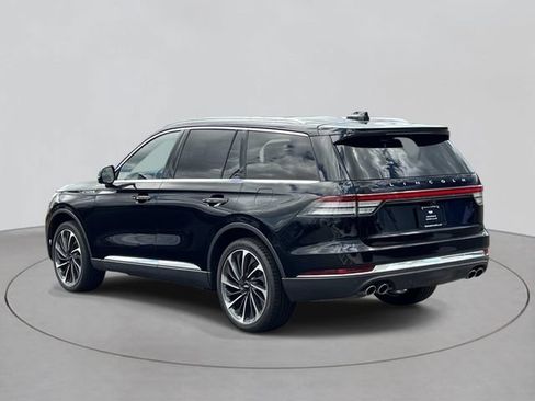Used 2025 Lincoln Aviator Reserve w/ Illumination Package AWD/4WD image 3