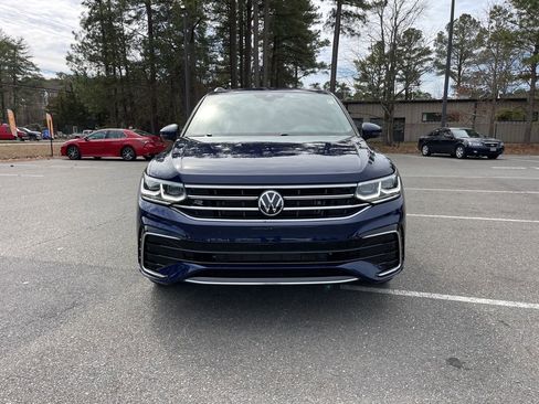 Used 2023 Volkswagen Tiguan SEL R-Line image 4