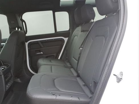 Used 2025 Land Rover Defender 110 S image 20