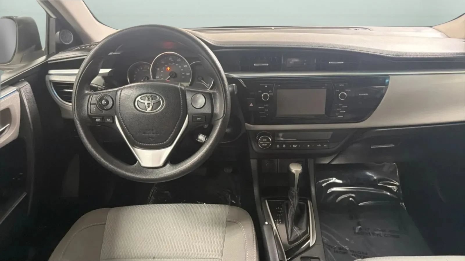 Used 2016 Toyota Corolla LE FWD image 10