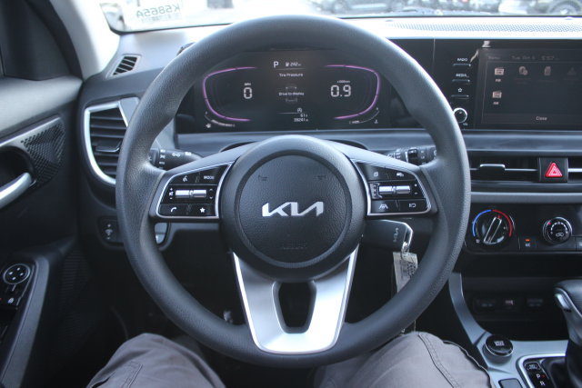 Used 2024 Kia Seltos LX AWD/4WD image 14