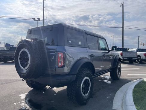 Used 2022 Ford Bronco Badlands w/ Sasquatch Package AWD/4WD image 5