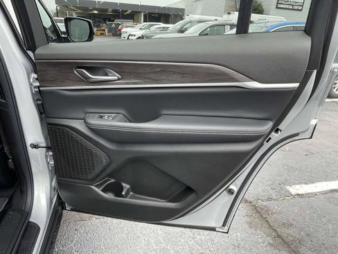 New 2025 Jeep Grand Cherokee L Limited AWD/4WD image 20