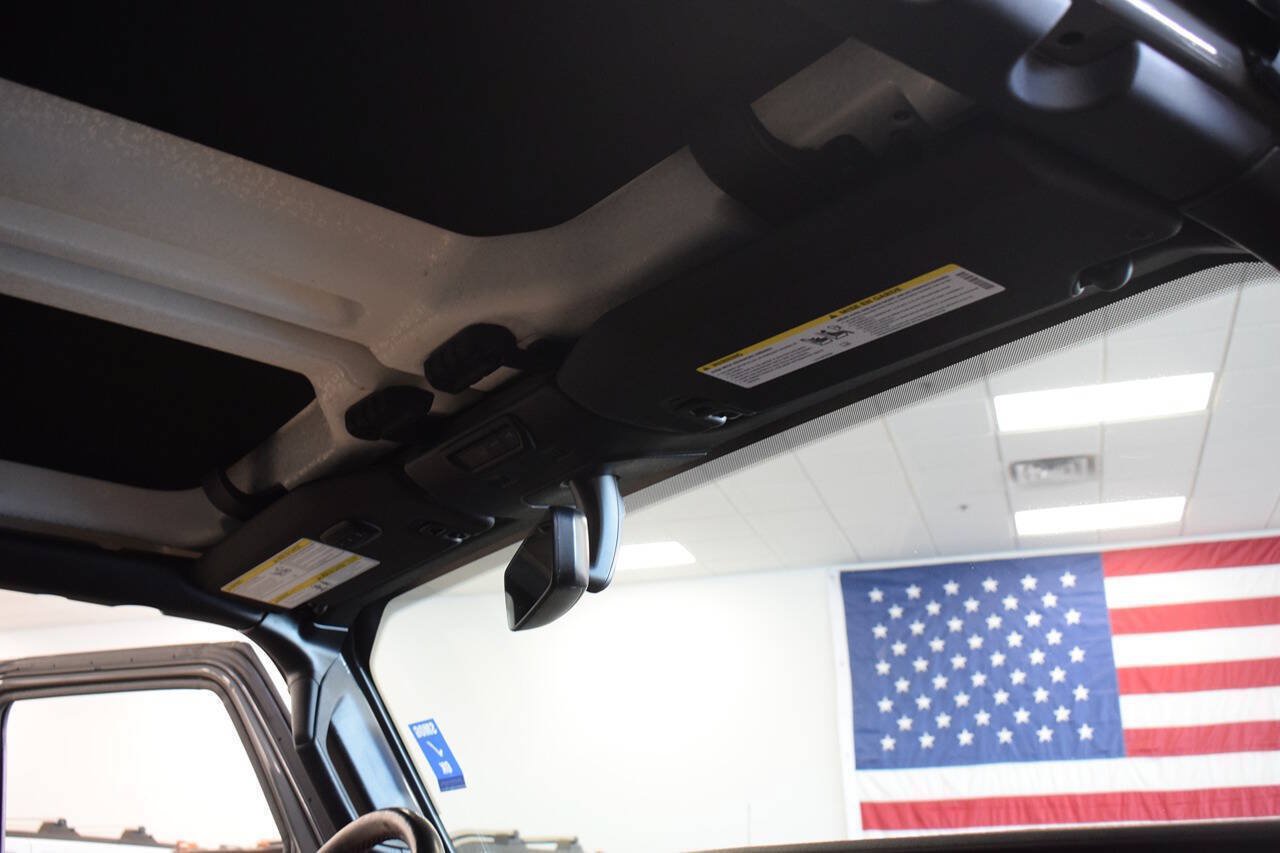 Used 2021 Jeep Gladiator Rubicon AWD/4WD image 28