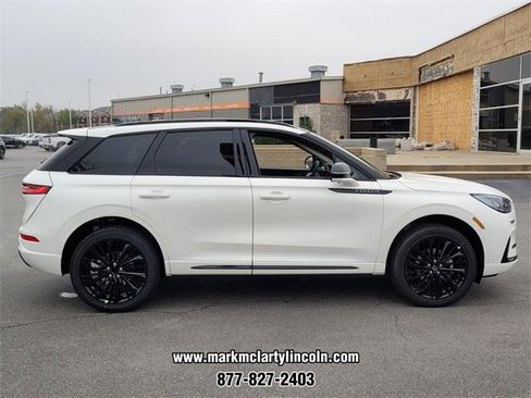 New 2026 Lincoln Corsair Premiere image 2