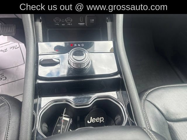 Used 2023 Jeep Grand Cherokee Limited w/ Luxury Tech Group II AWD/4WD image 28