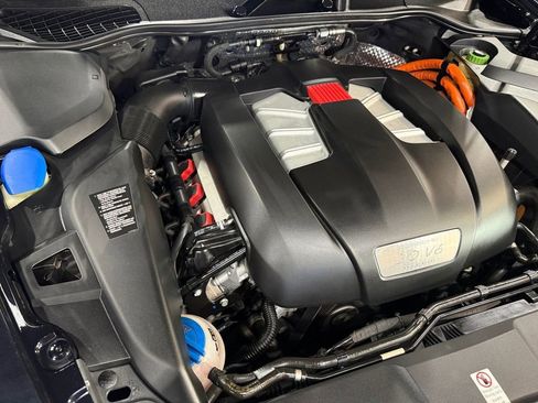 Used 2012 Porsche Cayenne S image 44