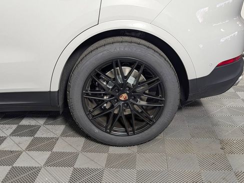 New 2026 Porsche Cayenne image 12
