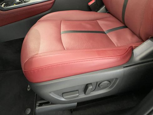 Used 2025 MAZDA CX-70 Plug-In Hybrid w/ Premium Plus image 12