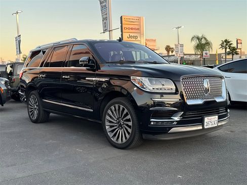 Used 2019 Lincoln Navigator L Reserve image 2
