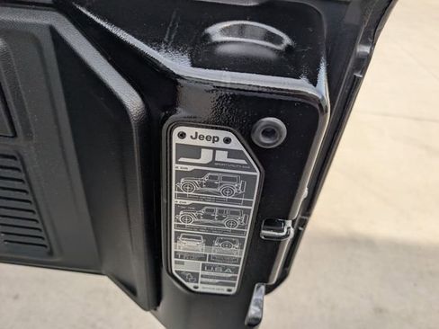 Used 2025 Jeep Wrangler Unlimited Sport AWD/4WD image 26