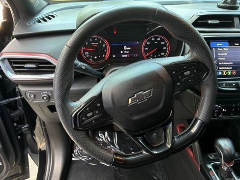 Used 2021 Chevrolet TrailBlazer RS w/ Technology Package FWD image 31