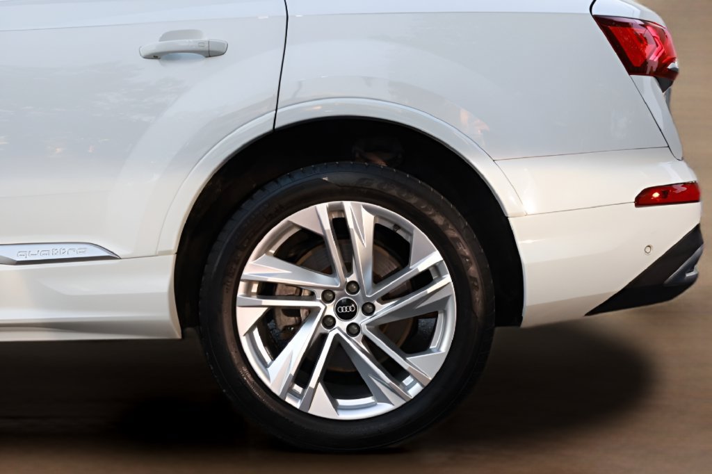 Used 2021 Audi Q7 3.0T Premium Plus AWD/4WD image 12
