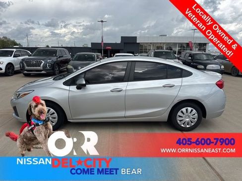 Used 2019 Chevrolet Cruze LS FWD image 2