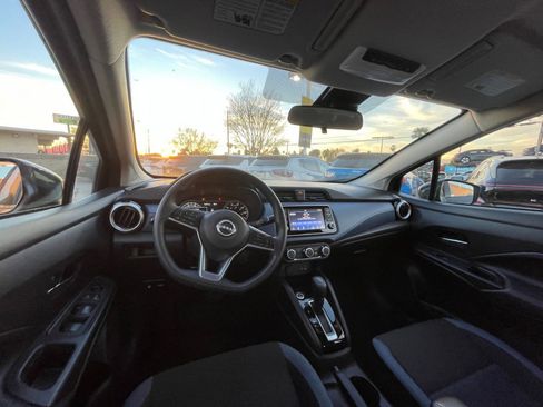 Used 2025 Nissan Versa SV image 33