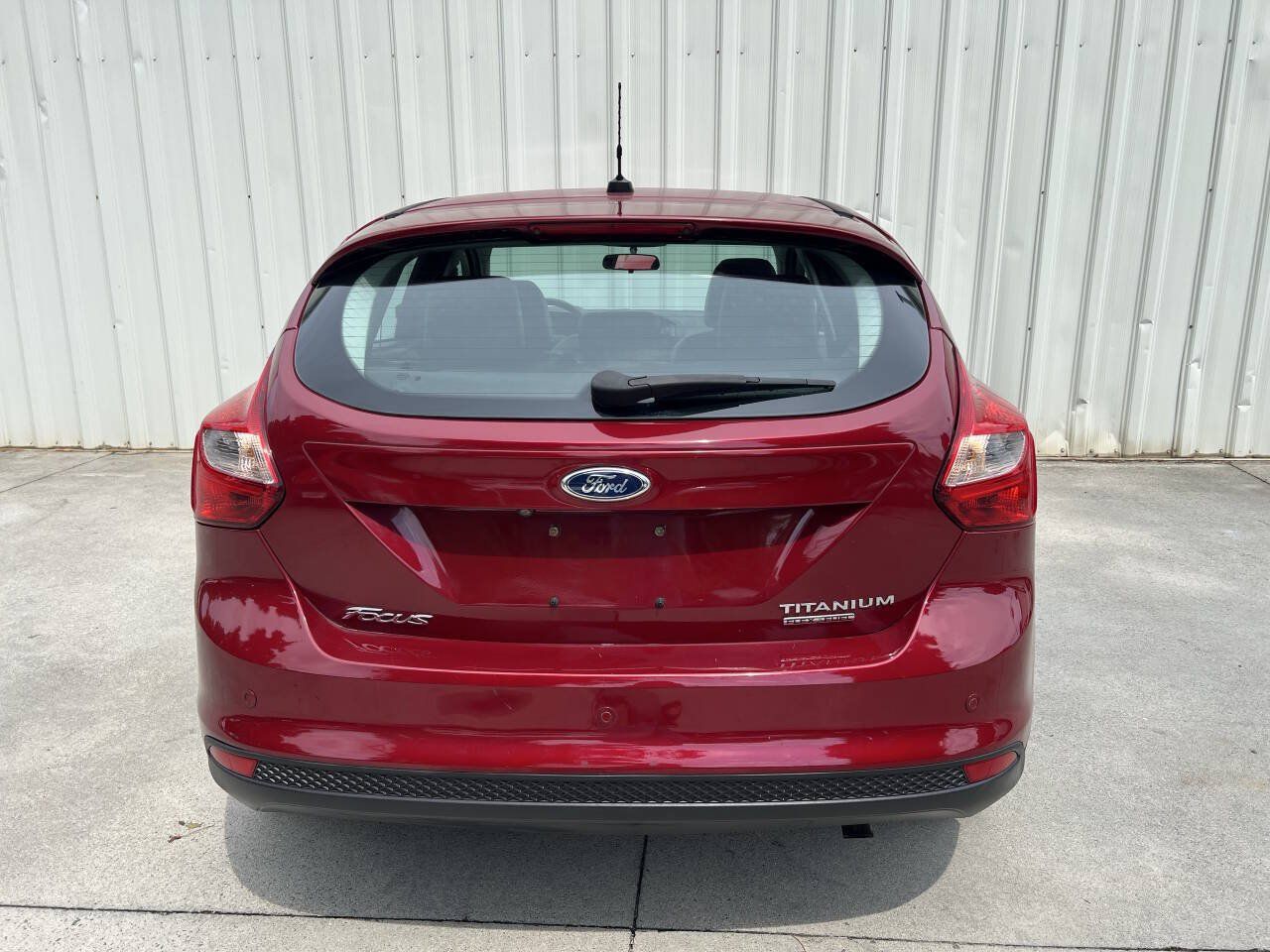 Used 2014 Ford Focus Titanium FWD image 4