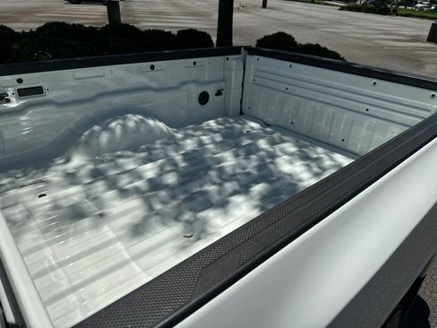 New 2025 Nissan Frontier SV image 13