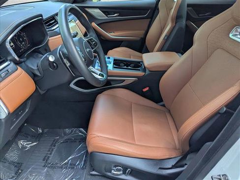 Certified 2026 Jaguar F-PACE R-Dynamic S AWD/4WD image 17