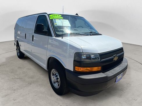 Used 2019 Chevrolet Express 2500 RWD image 8