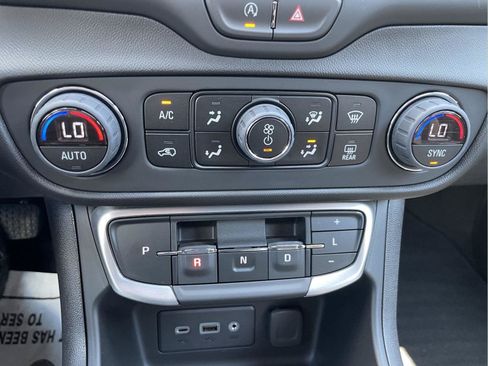 Used 2023 GMC Terrain SLE w/ Driver Convenience Package AWD/4WD image 29