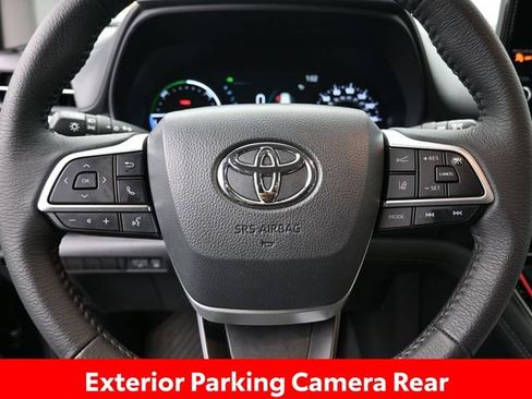 Certified 2025 Toyota Sienna XLE image 13