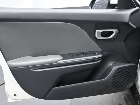 Used 2025 Kia K4 LXS image 22