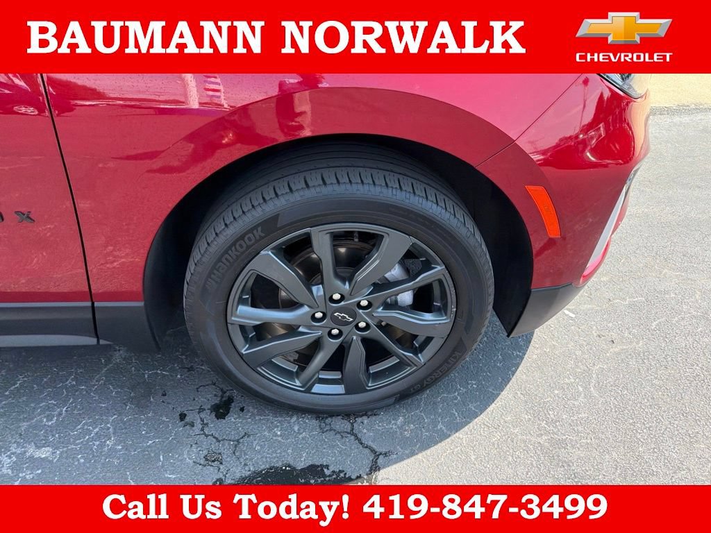 Used 2023 Chevrolet Equinox RS w/ RS Leather Package AWD/4WD image 9