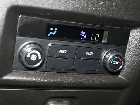 Used 2021 Chevrolet Traverse LS FWD image 45