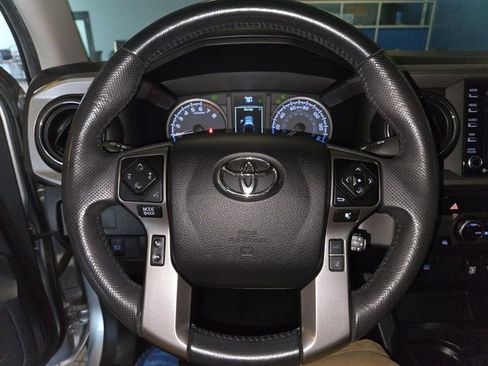 Used 2022 Toyota Tacoma SR5 w/ Technology Package RWD image 14