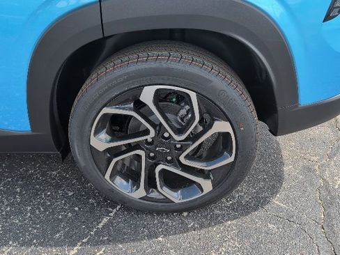 New 2026 Chevrolet Trax RS w/ Driver Confidence Package FWD image 3