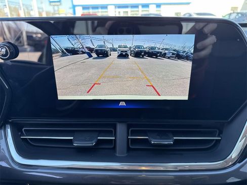 Used 2025 Chevrolet Trax ACTIV w/ Driver Confidence Package image 19