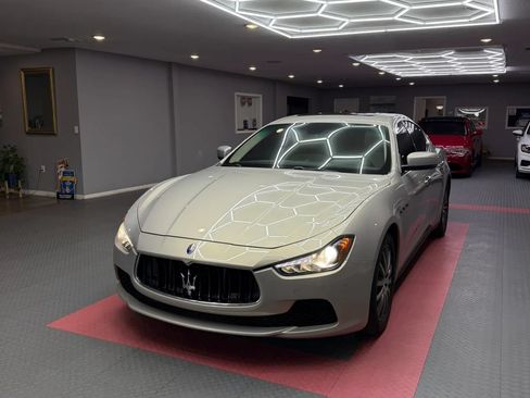 Used 2014 Maserati Ghibli S Q4 AWD/4WD image 2