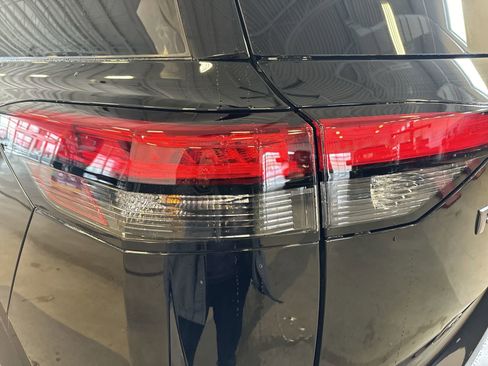 New 2026 Nissan Pathfinder SV image 29