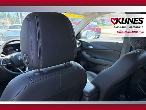 Used 2025 Buick Encore GX Preferred image 27