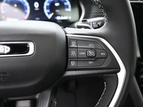 New 2025 Jeep Grand Cherokee Altitude RWD image 28