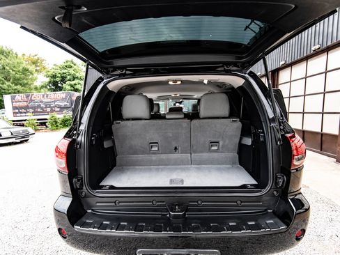 Used 2018 Toyota Sequoia SR5 RWD image 35